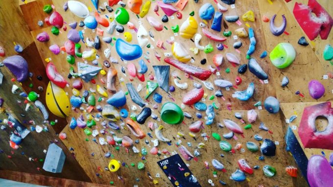 長崎県のクライミング施設「833 WALL BOULDERING STUIDO」